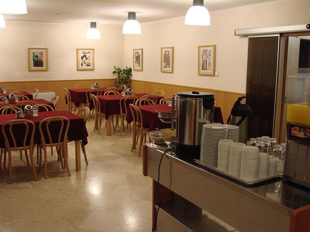 ヤッゲロー ビジネス ホテル ブダペスト エクステリア 写真